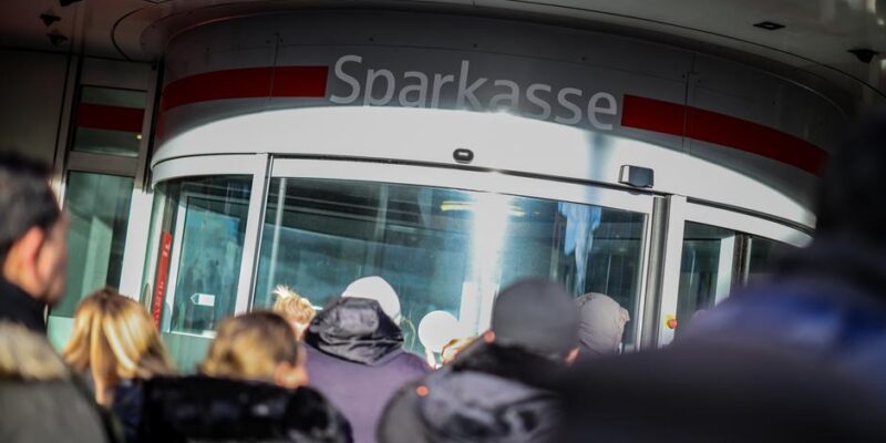 В Германии сообщили о третьем ограблении банков за несколько дней 1 75344643 403 1.jpg 1 Deutsche Welle ограбление, ограбление банка