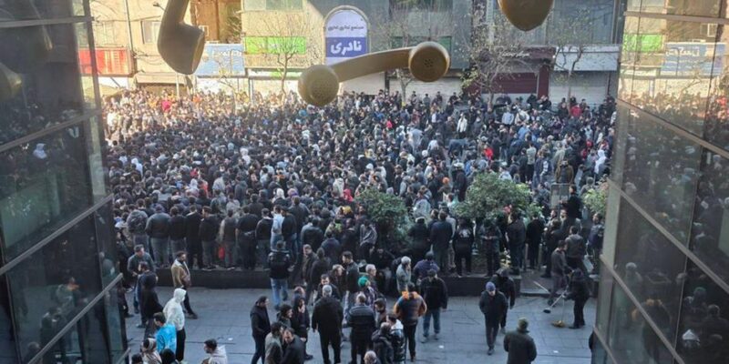 Трамп угрожает Ирану вмешательством при насилии против демонстрантов 1 75347955 403.jpg Deutsche Welle иран