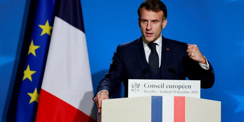 75352891 403.jpg Deutsche Welle базука, Макрон