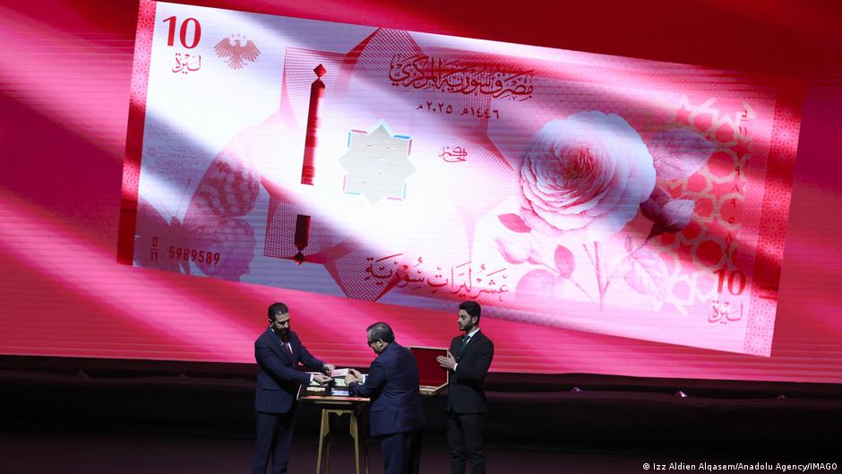 В Сирии введены в оборот новые купюры без портретов Асадов 1 75362608 403.jpg Deutsche Welle Асад