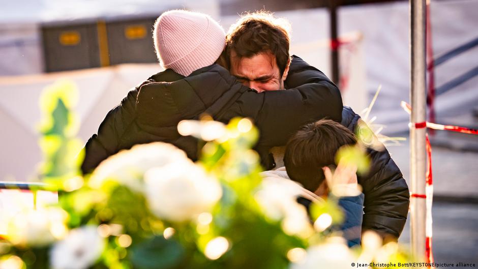 Президент ФРГ выразил соболезнования президенту Швейцарии в связи с пожаром 1 75368407 403.jpg Deutsche Welle ФРГ