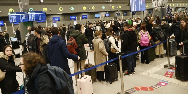 75385151 403.jpg Deutsche Welle АЭРОПОРТ, Греция