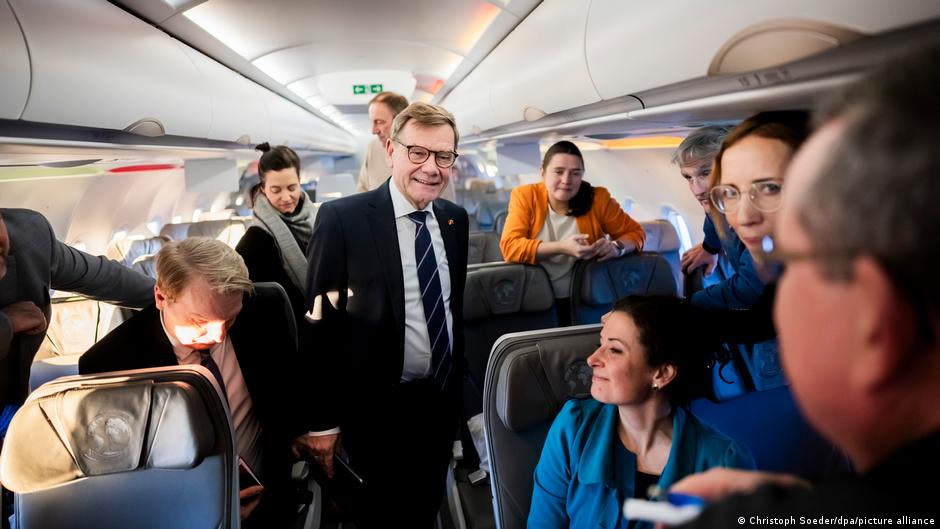 Глава МИД ФРГ: Солидарность Германии со странами Балтии - предпосылка для мира в Украине 1 75389675 403.jpg Deutsche Welle Германии, германия