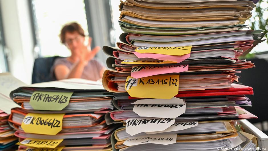 "Открытые приговоры": кампания за гласность в судах Германии 1 75402429 403.jpg Deutsche Welle суды Германии