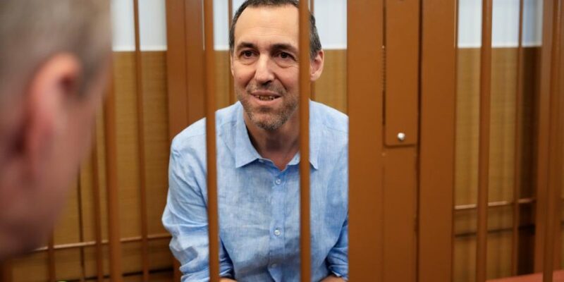 Осужденного в РФ француза Винатье обменяли на россиянина Касаткина 1 75435727 403.jpg Deutsche Welle обмен пленными