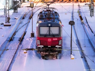 Циклон "Элли": ж/д сообщение на севере Германии остается нарушенным 5 75459559 403.jpg Deutsche Welle циклон Элли