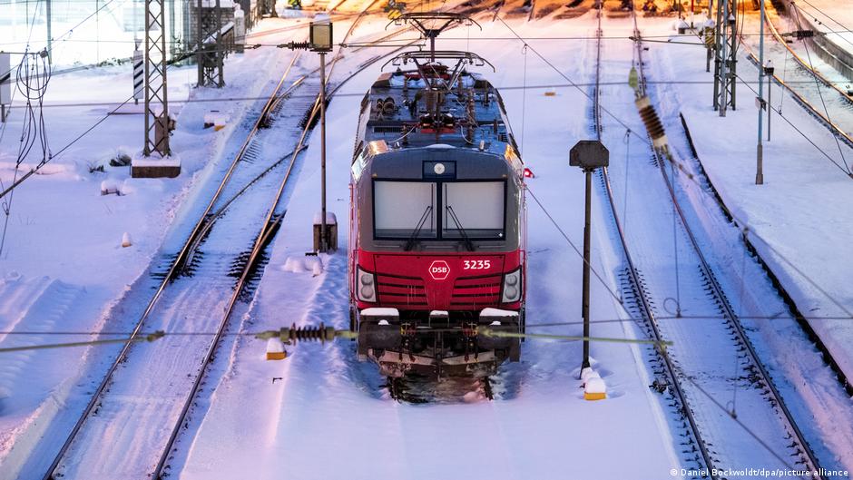 Циклон "Элли": ж/д сообщение на севере Германии остается нарушенным 1 75459559 403.jpg Deutsche Welle циклон Элли