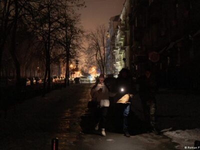 Дневник войны: украинцы в режиме ловцов света 2 75600844 403.jpg Deutsche Welle Украинцы