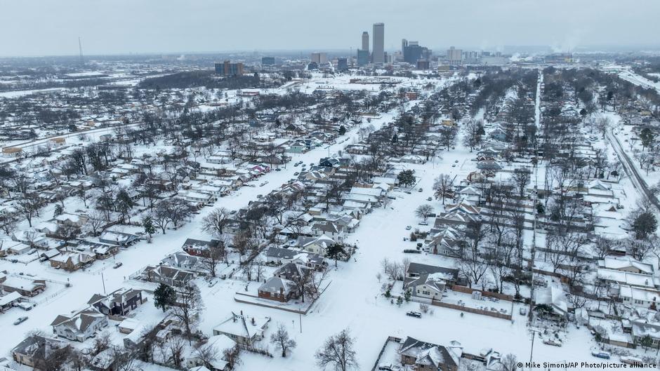 В ряде штатов США ввели режим ЧС из-за зимнего шторма "Ферн" 1 75645317 403.jpg Deutsche Welle шторм