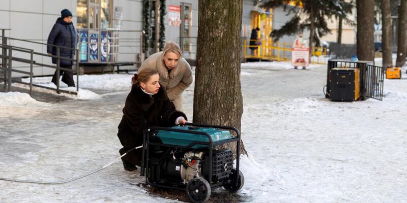 "Не готовы идти на уступки". Реакция украинцев на холода и обстрелы 1 75659245 403.jpg Deutsche Welle обстрелы