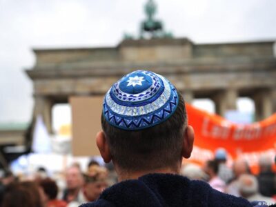 Молодые евреи Берлина - об антисемитизме, угрозах и памяти жертв Холокоста 2 75673060 403.jpg Deutsche Welle Берлин