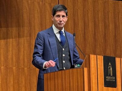 Трамп выдвинул на пост главы ФРС своего личного консультанта Уорша 4 75730209 403.jpg Deutsche Welle Дональд Трамп