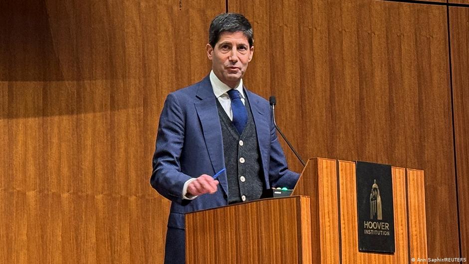 Трамп выдвинул на пост главы ФРС своего личного консультанта Уорша 1 75730209 403.jpg Deutsche Welle Дональд Трамп