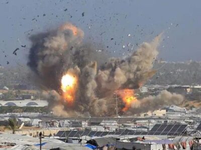 Спасательные службы: не менее 32 палестинцев погибли от израильских авиаударов в секторе Газа 2 80b32850 fec6 11f0 a336 d9e4e3cefb7f 2.jpg 2 Новости BBC Cектор Газа