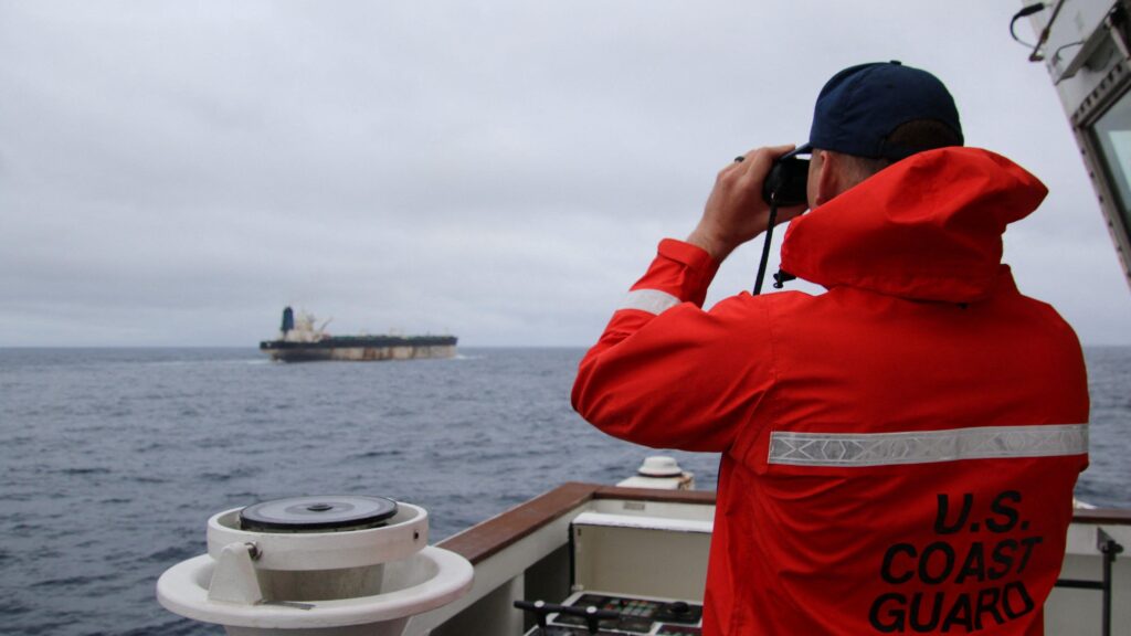 Под санкциями и триколором. Помогает ли российский флаг защитить суда теневого флота страны? 1 9168f340 ebf3 11f0 8608 ef259671aea9 1.jpg 1 Новости BBC теневой флот России