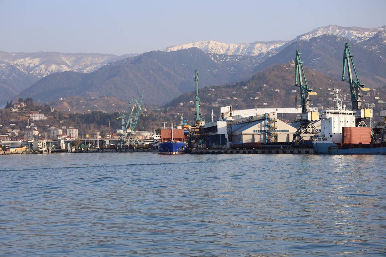 iFact: в Батуми вошло судно, которое раньше обвинялось в краже украинского зерна 3 batumshii новости iFact, ZHIBEK ZHOLY, Батуми, судно