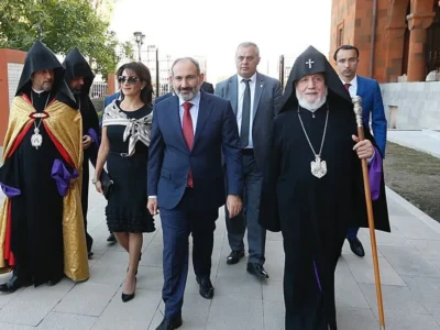 nikol pashinyan and karekin ii новости OC Media, Гарегин II, Пашинян-Гарегин Второй