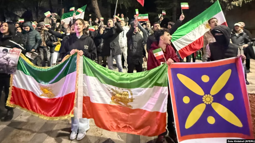 У посольства Ирана в Тбилиси прошла акция протеста против действий Тегерана 1 screenshot 2026 01 10 222001 новости акция протеста, Грузия-Иран, протесты в Иране, Реза Пехлеви
