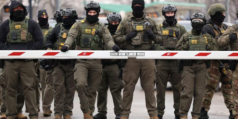 Иммиграционным агентам в Миннесоте выдадут нательные камеры «немедленно» 1 28ff93f0 0083 11f1 9975 a5537eb5de21.jpg Новости BBC Миннесота