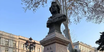 У памятника Пушкину МВД Грузии не разрешило провести митинг памяти Алексея Навального 6 430396567 770499244630235 6392480944998843003 n 1 e1771240069198 Другая SOVA акция памяти, Алексей Навальный, МВД Грузии, памятник Пушкину, россияне в Грузии, сквер Пушкина