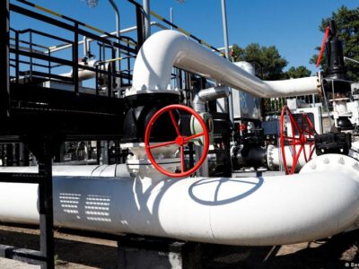 Споры о "Дружбе": Венгрия и Словакия сообща против Украины из-за остановки нефтепровода 3 61981028 403.jpg Deutsche Welle нефтепровод "Дружба"