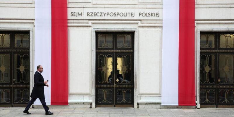 Сейм Польши принял закон об освобождении воюющих за Украину поляков от наказания 1 67385501 403.jpg Deutsche Welle Сейм