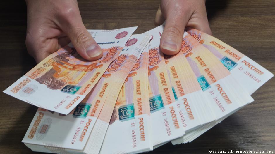 "Интерфакс": в РФ ограничат вывоз наличных рублей и золота 1 67808425 403.jpg Deutsche Welle вывоз денег из РФ, де