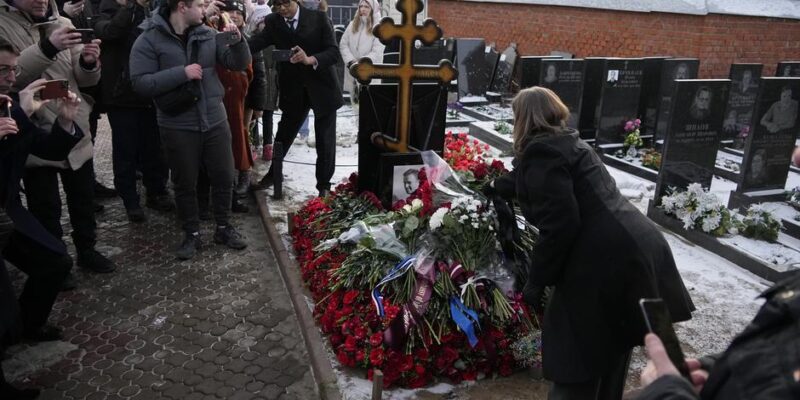 Вторая годовщина смерти Навального: Его мать взывает к справедливости 1 71628383 403.jpg Deutsche Welle годовщина Навального