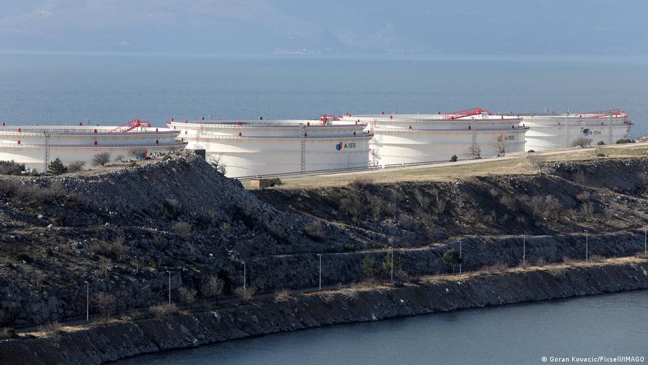 Венгрия и Словакия просят Хорватию помочь в поставках нефти из РФ 1 74419773 403.jpg Deutsche Welle Венгрия-Словакия, Венгрия-Словакия-Хорватия