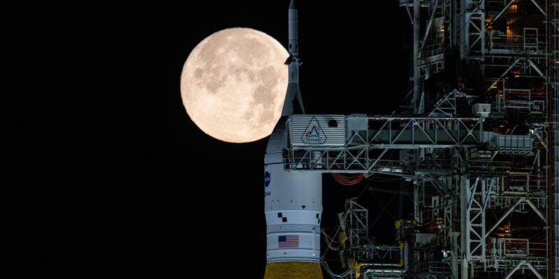 НАСА меняет план высадки человека на Луне. Стыковку с посадочным модулем отрепетируют на орбите Земли 1 74ff37e0 13fe 11f1 8e3a e7cecfbdc12f.jpg Новости BBC NASA