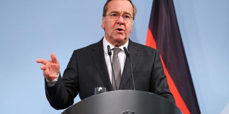 Глава Минобороны ФРГ: Бундесвер разослал 40 000 анкет потенциальным добровольцам 1 75739096 403.jpg Deutsche Welle Бундесвер