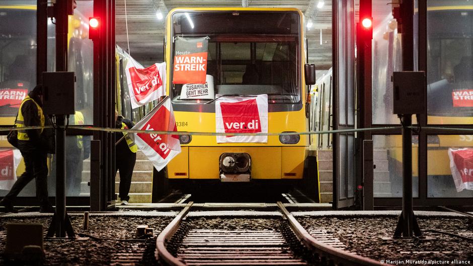 75765806 403.jpg Deutsche Welle забастовка