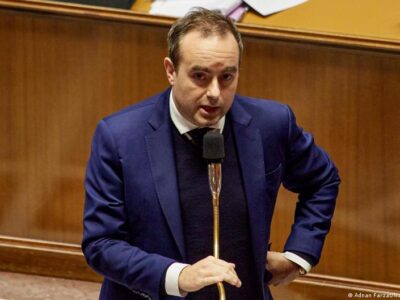 Правительство Франции приняло бюджет, избежав нового вотума недоверия 7 75777278 403.jpg Deutsche Welle Себастьен Лекорню