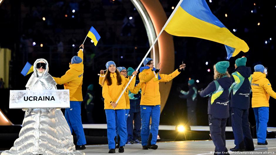 Табличку сборной Украины на открытии ОИ-2026 в Италии несла россиянка 1 75852012 403.jpg Deutsche Welle зимние Олимпийские игры