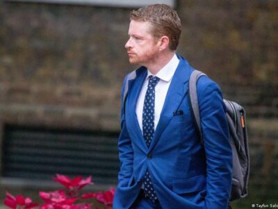 75862150 403.jpg Deutsche Welle Морган Максвини, файлы Эпштейна