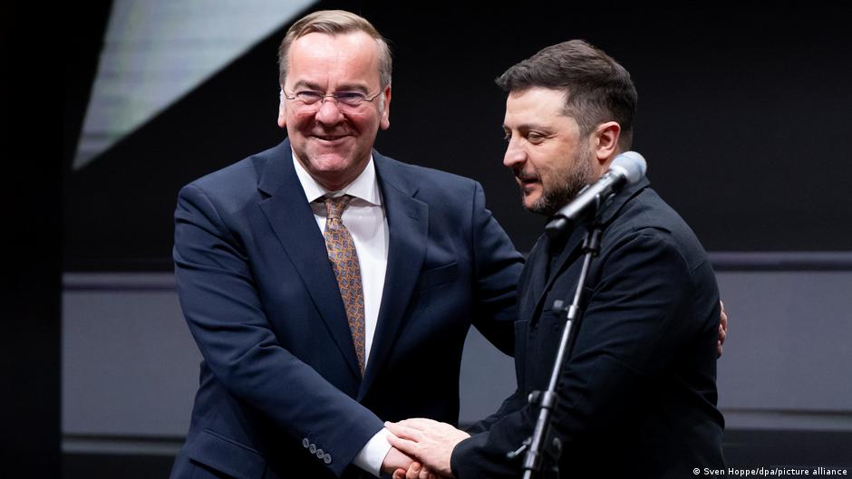 Зеленский и Писториус открыли первое совместное производство БПЛА 1 75958571 403.jpg Deutsche Welle Борис Писториус