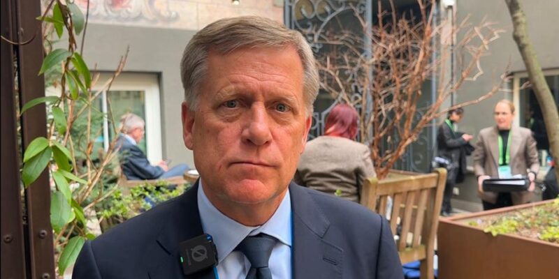 75963122 403.jpg Deutsche Welle посол США