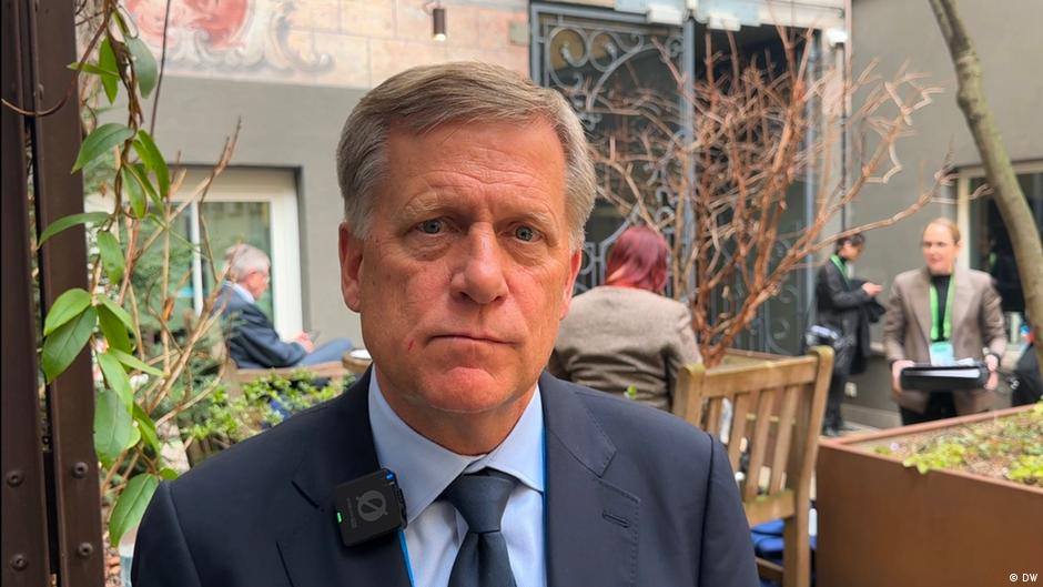 Экс-посол США в РФ Макфол раскритиковал возвращение Мединского в переговоры 1 75963122 403.jpg Deutsche Welle посол США