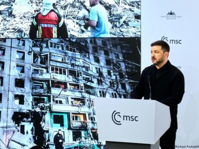 Зеленскому в Мюнхене вручили премию имени Эвальда фон Клейста для украинского народа 2 75971201 403.jpg Deutsche Welle 62-я Мюнхенская конференция, Владимир Зеленский, премия Эвальда фон Клейста, Эвальд фон Клейст