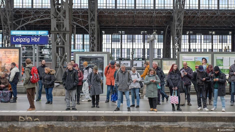 75980094 403.jpg Deutsche Welle поножовщина в Германии