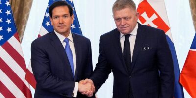 Рубио: США не сомневаются в выводах Европы об отравлении Навального эпибатидином 4 75980615 403.jpg политика Алексей Навальный, древесная лягушка