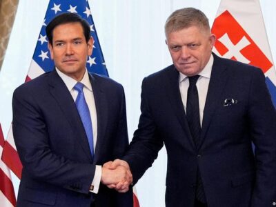 75980615 403.jpg Deutsche Welle Алексей Навальный, древесная лягушка