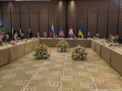 Переговоры между Россией и Украиной в Женеве продлились 2 часа 2 76014976 403.jpg Deutsche Welle мирные переговоры