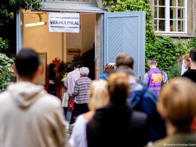 Исследование: В Германии растет поддержка демократии вопреки тревогам 6 76053378 403.jpg Deutsche Welle демократия