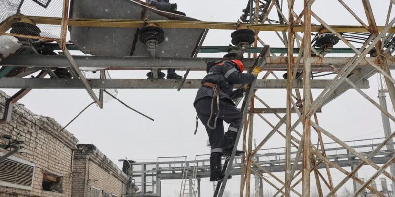 Исследование: Рынок труда в Украине выдержал потрясения войной 1 76062351 403.jpg Deutsche Welle война в Украине