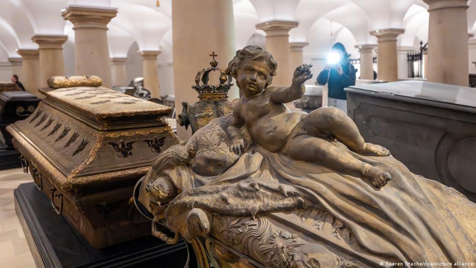 В Берлине вновь открывается усыпальница Гогенцоллернов 1 76120889 403.jpg Deutsche Welle Гогенцоллерны
