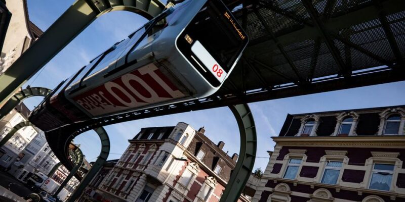 В Германии отмечают 125-летие Вуппертальского монорельса 1 76123059 403.jpg Deutsche Welle Вупперталь