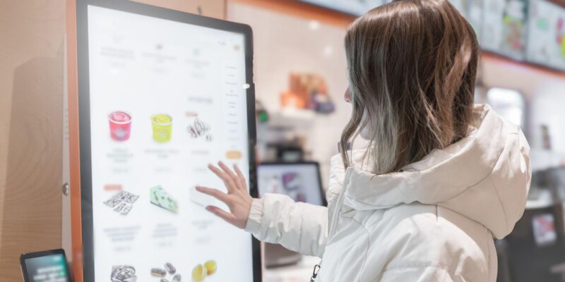 «Вас никто не осуждает». Почему у терминалов самообслуживания мы тратим больше 1 93de8de0 faeb 11f0 adda 0755af0bac4f.jpg Новости BBC терминал