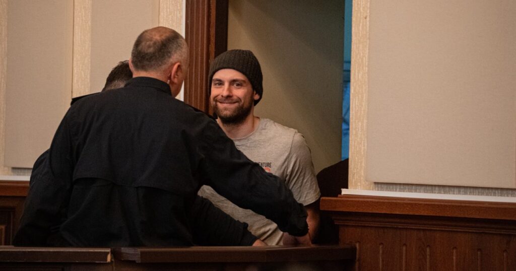 Находящийся в заключении актер Андро Чичинадзе покинул театр музкомедии и драмы им. Васо Абашидзе 1 chichinadze новости Андро Чичинадзе, Ахали Театри, театр имени Васо Абашидзе