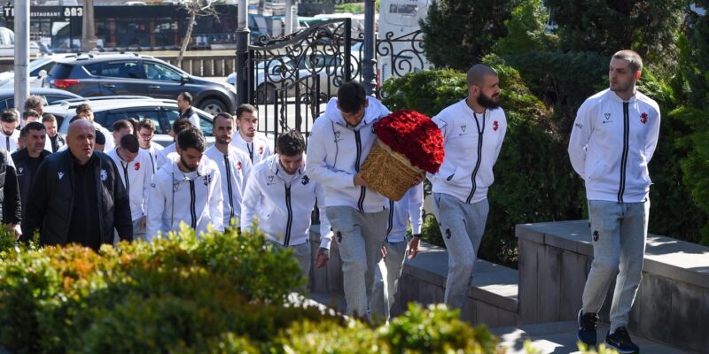 656055460 929081363215209 4287495203530940140 n новости Католикос-Патриарх всея Грузии Илия Второй, могила Илии Второго, национальная сборная Грузии по футболу, собор Сиони